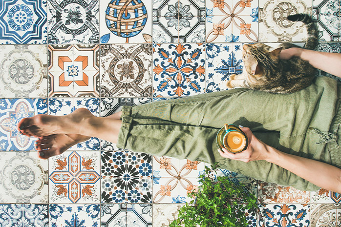 Les carreaux colorés caractérisent une terrasse de style oriental